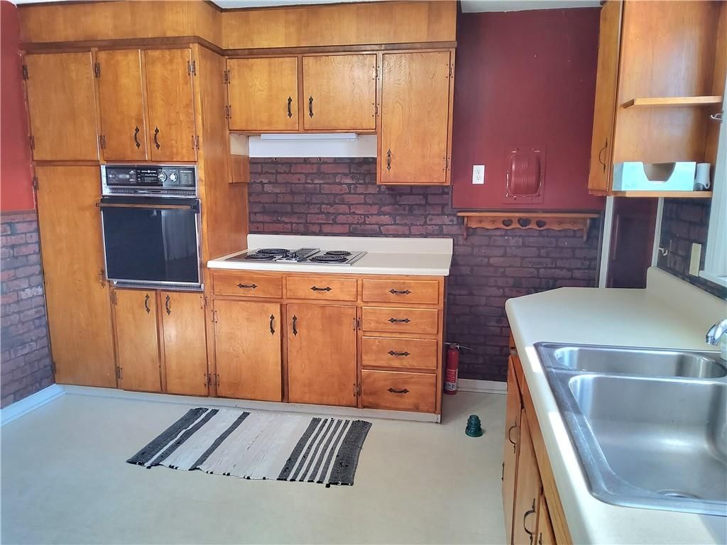 206 E Elm Street — photo 10