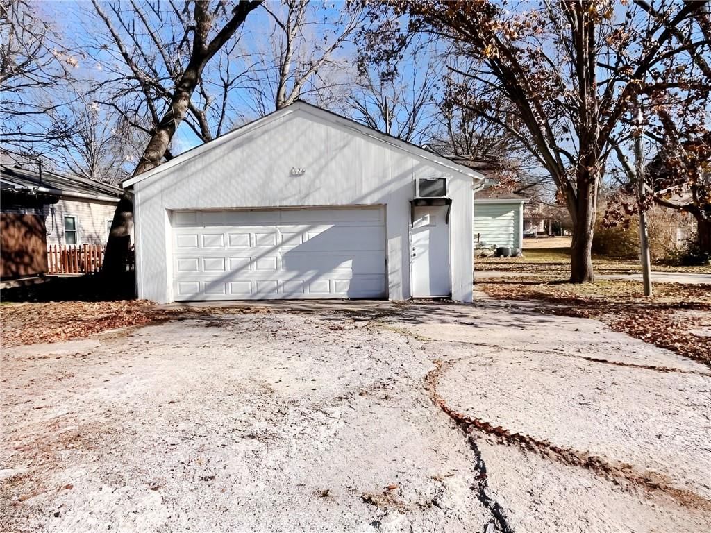 626 S Cherry Street — photo 32