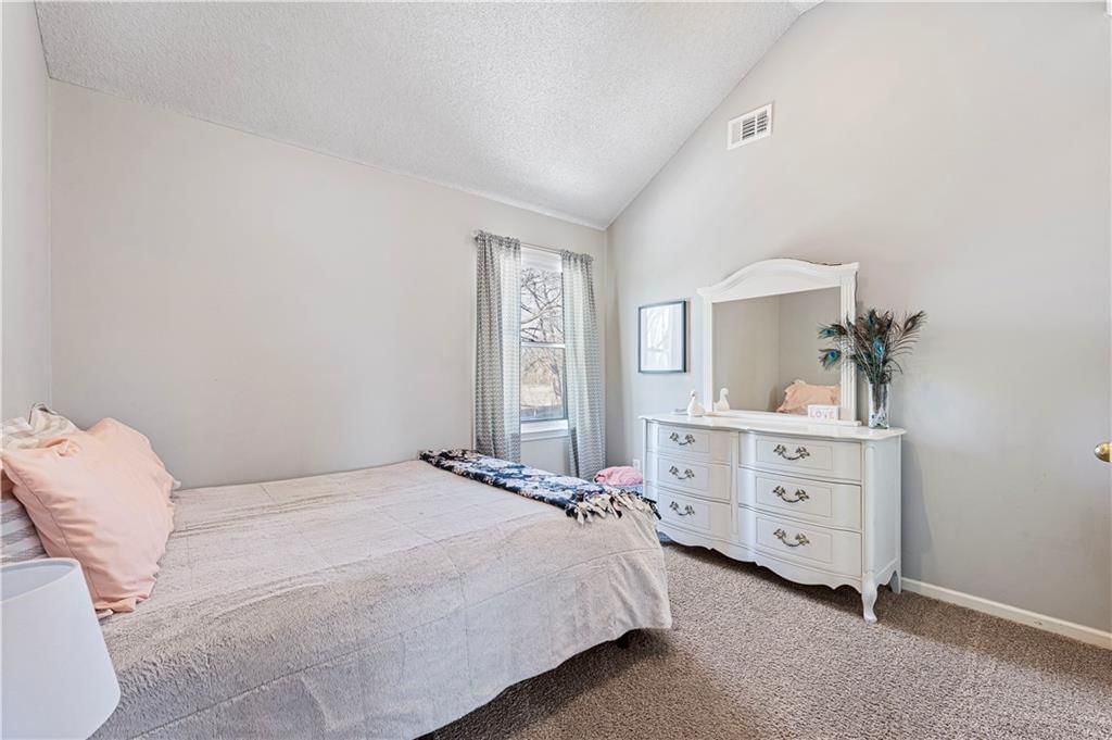 15020 Horton Street — photo 32