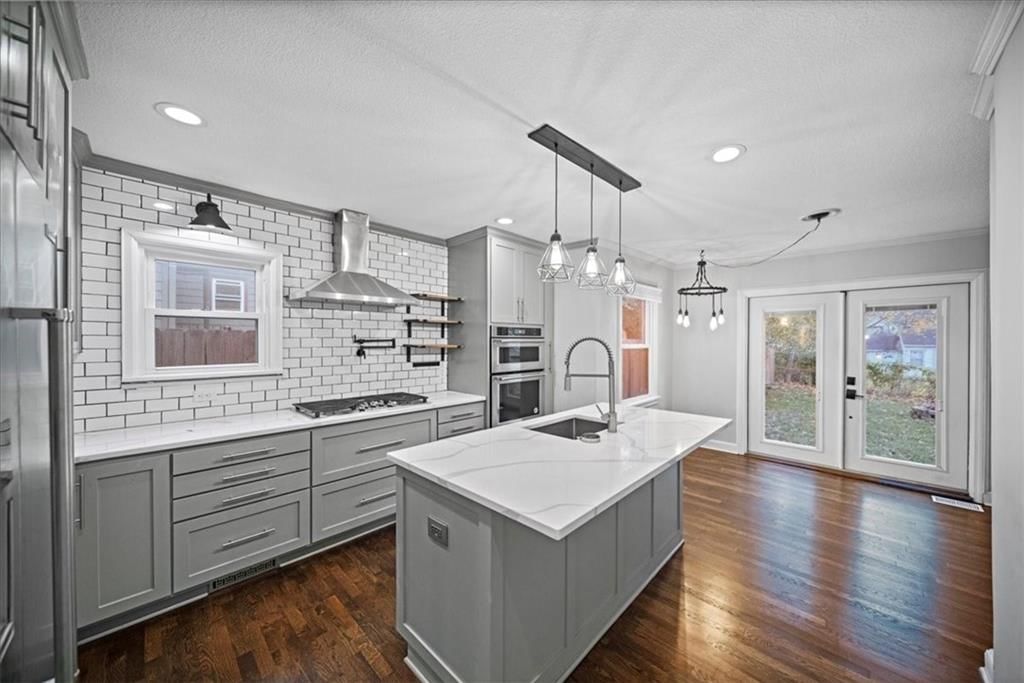 7611 OAK Street — photo 11