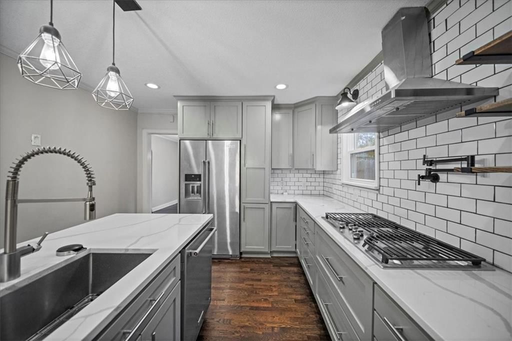 7611 OAK Street — photo 13