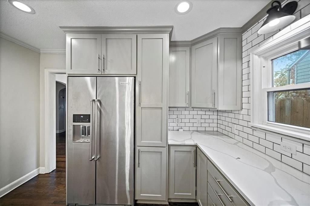 7611 OAK Street — photo 14