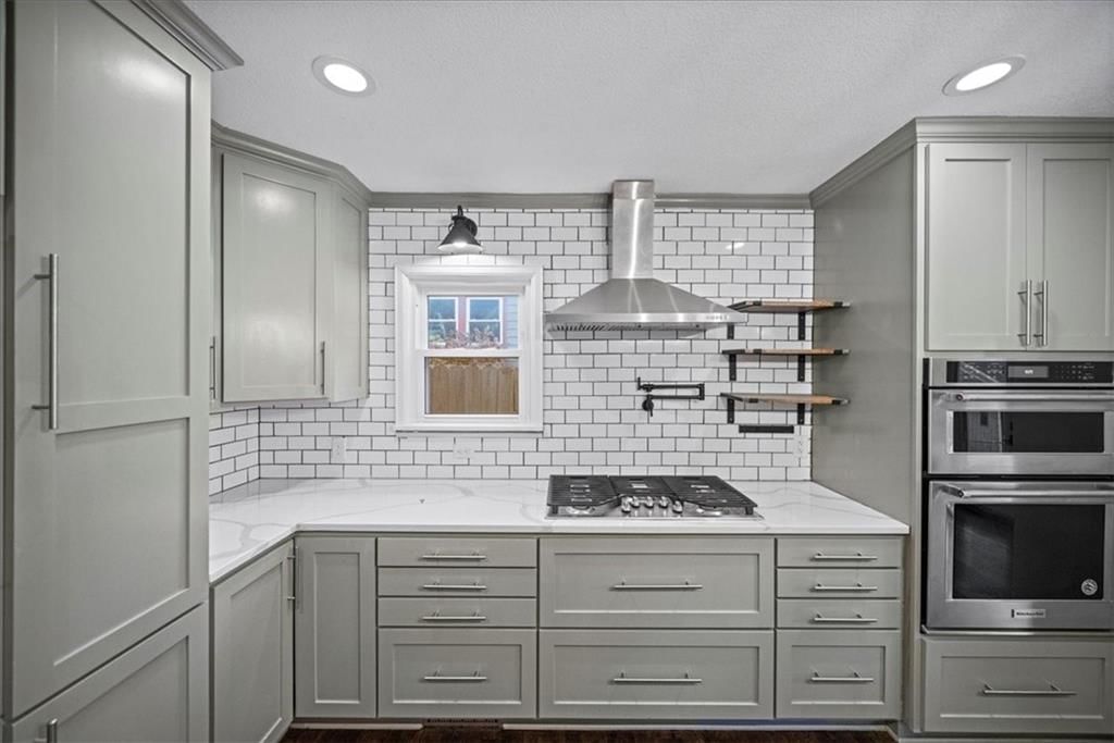 7611 OAK Street — photo 16
