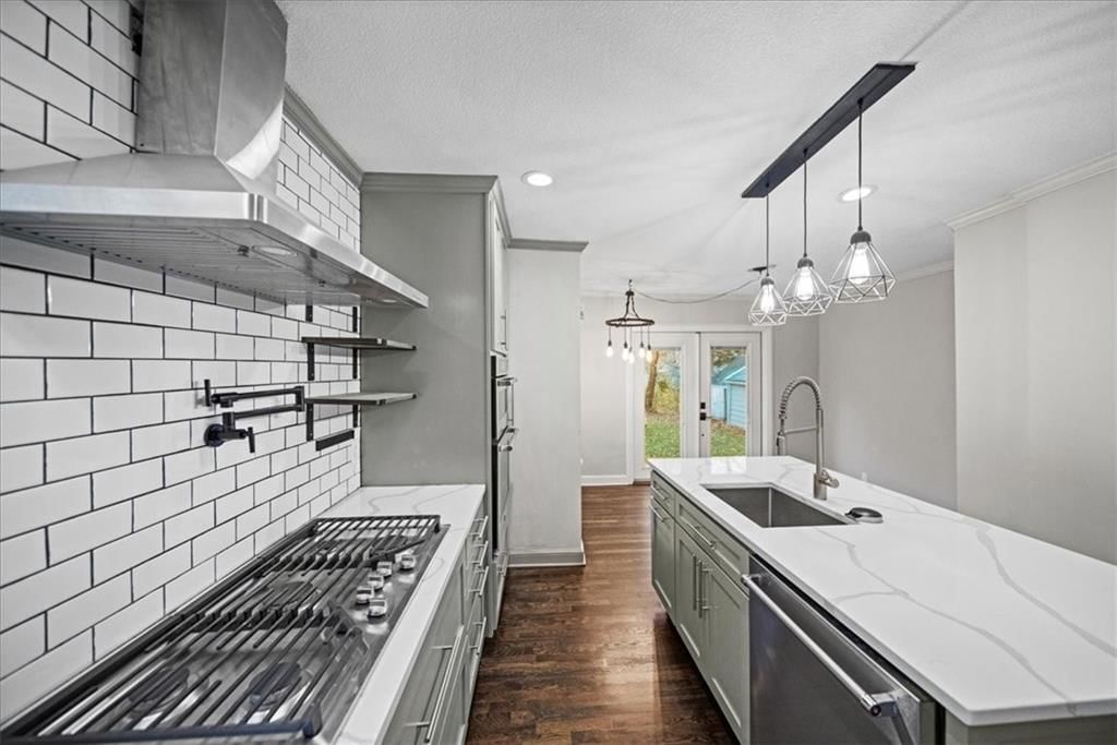 7611 OAK Street — photo 17