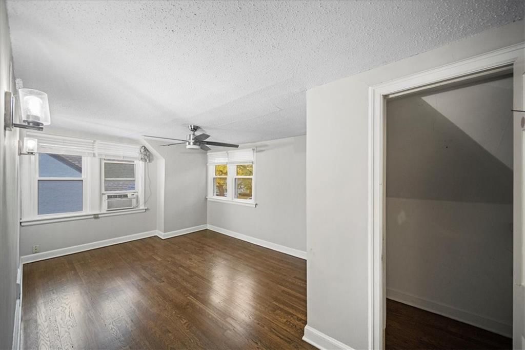 7611 OAK Street — photo 21