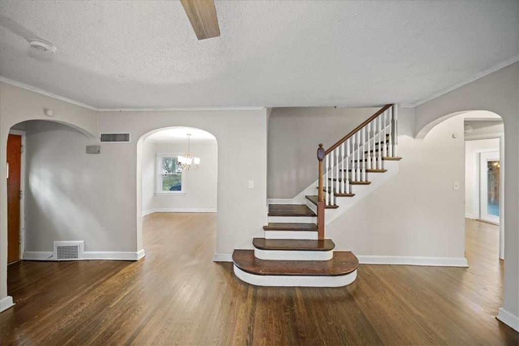 7611 OAK Street — photo 7