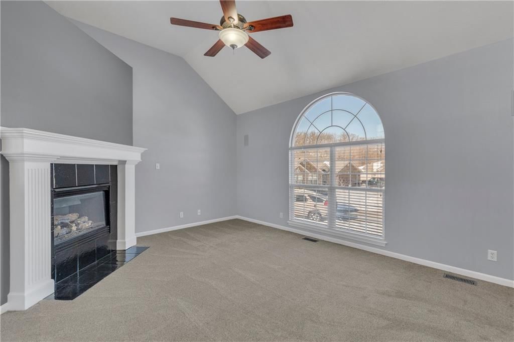 207 NW Willow CT N/A — photo 5