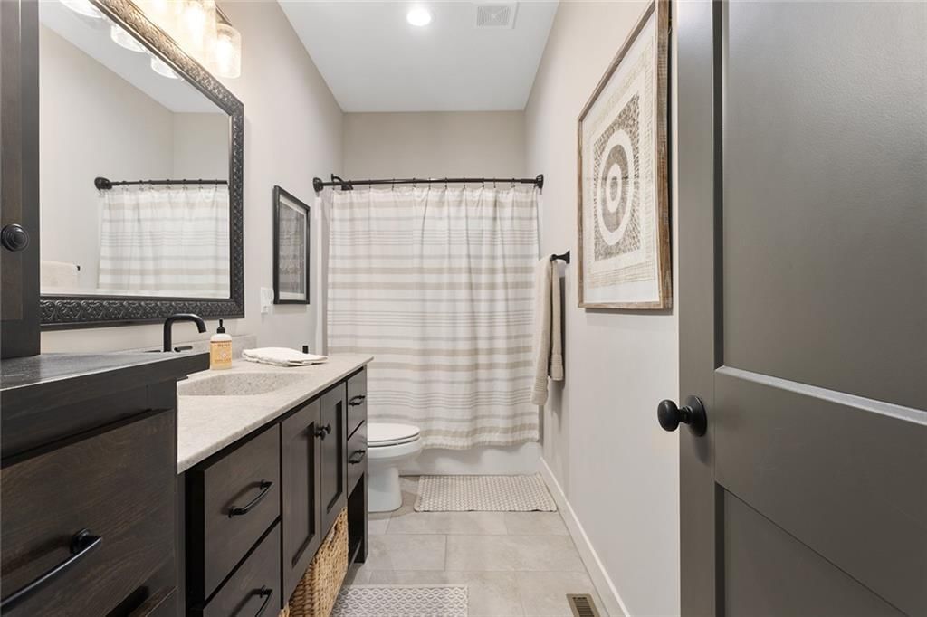 818 NW Hickory Ridge Drive — photo 20