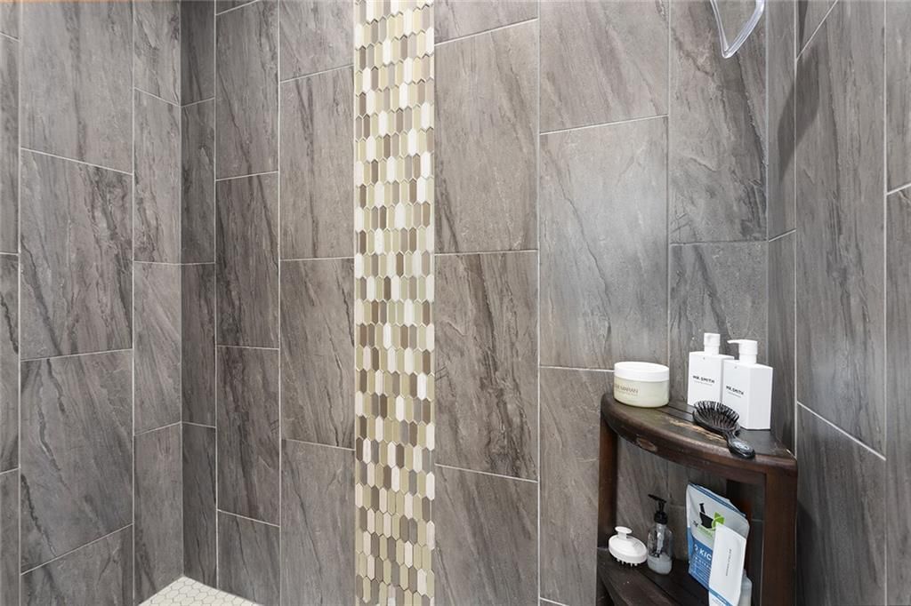 818 NW Hickory Ridge Drive — photo 25