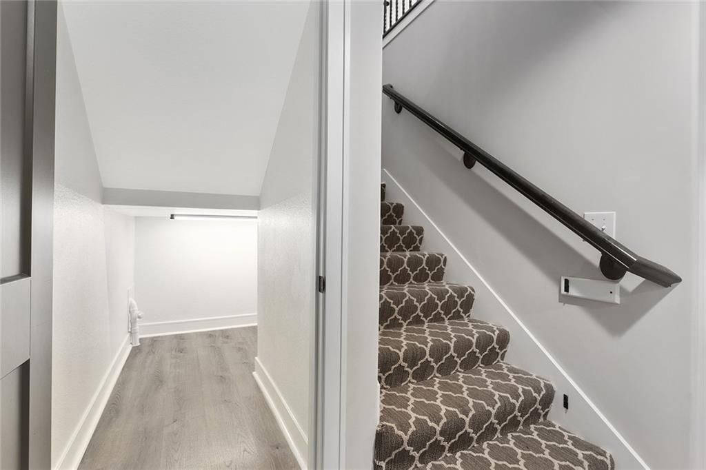 818 NW Hickory Ridge Drive — photo 32