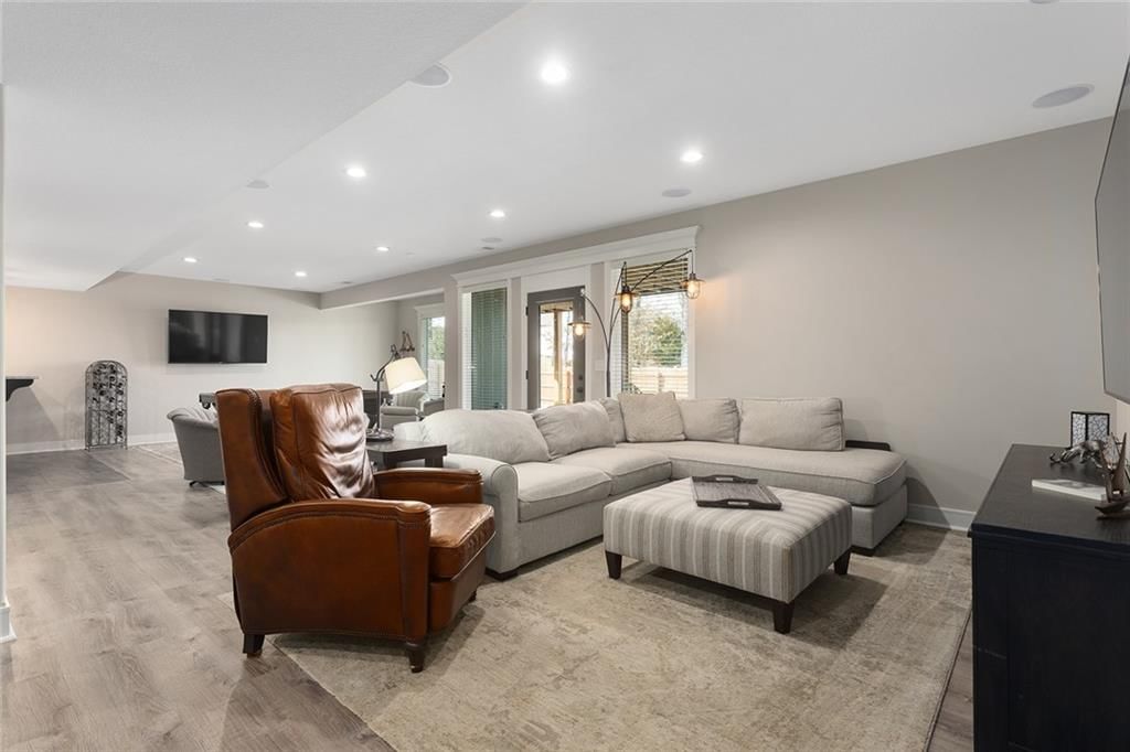 818 NW Hickory Ridge Drive — photo 33