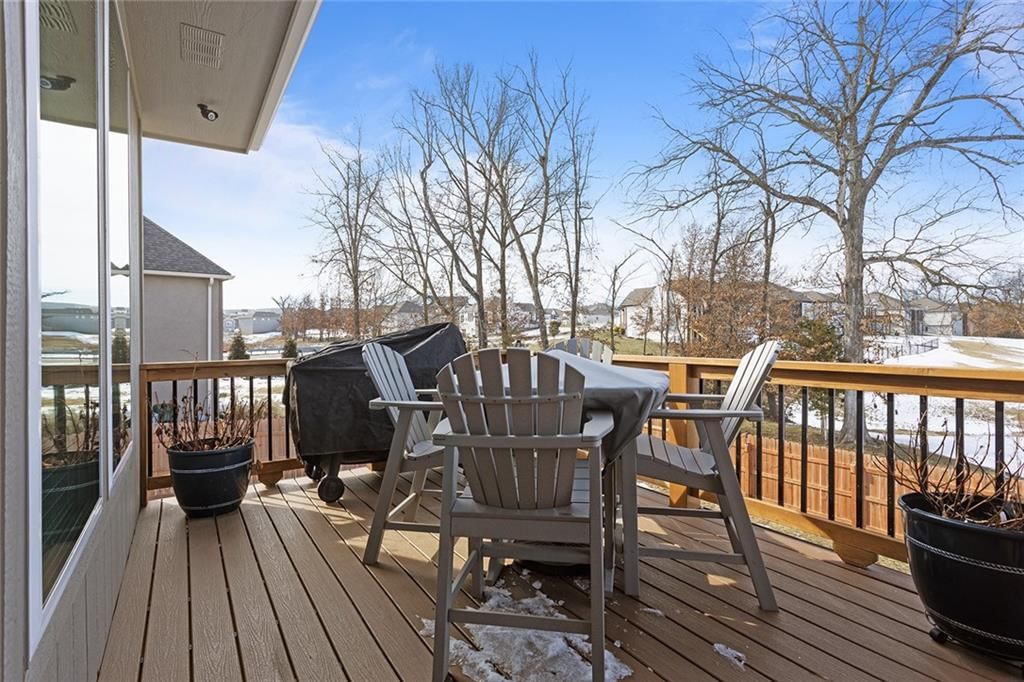 818 NW Hickory Ridge Drive — photo 44