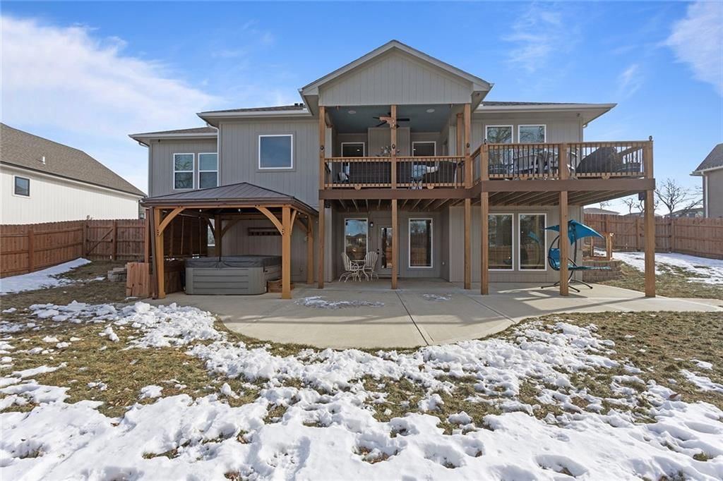 818 NW Hickory Ridge Drive — photo 48