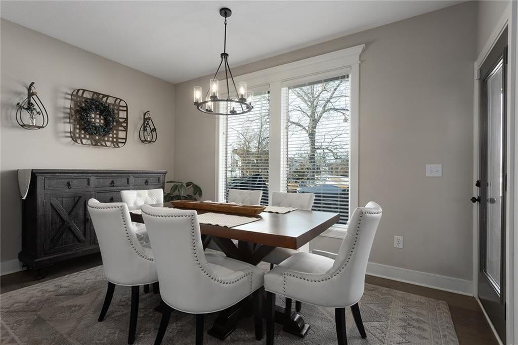 818 NW Hickory Ridge Drive — photo 8