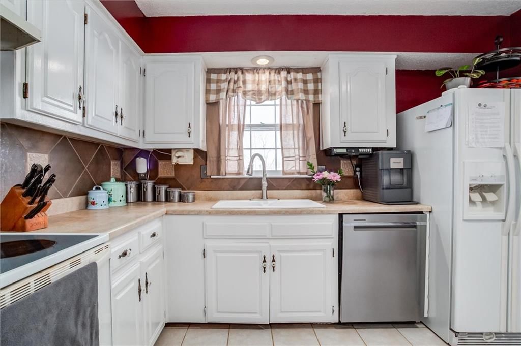 15233 S Locust Street — photo 8