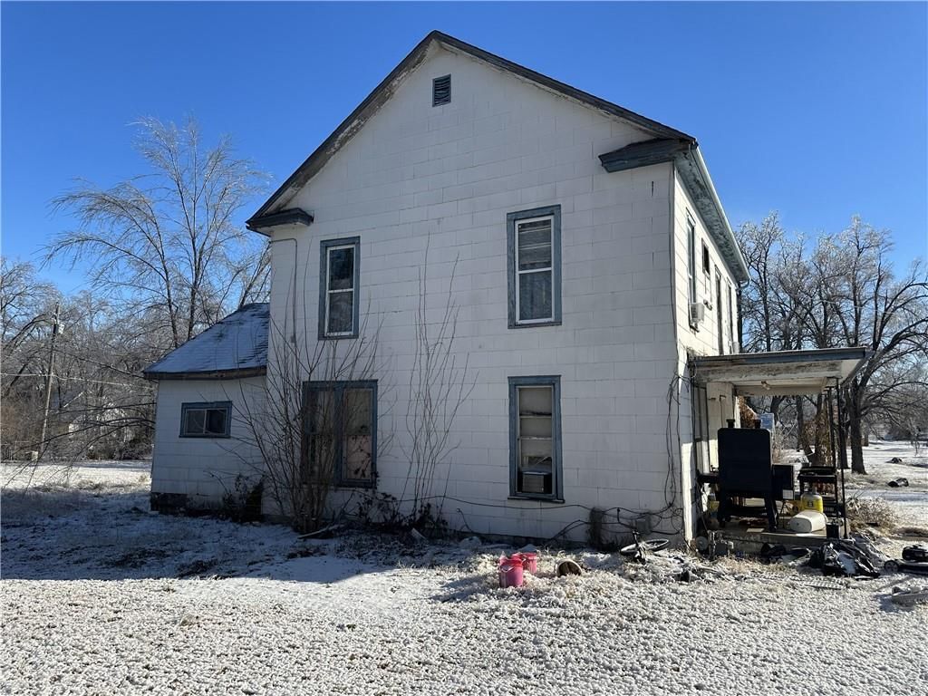 1221 E Pine Street — photo 2