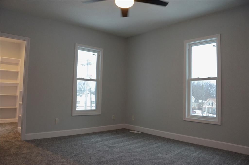 111 E 6th Street — photo 33
