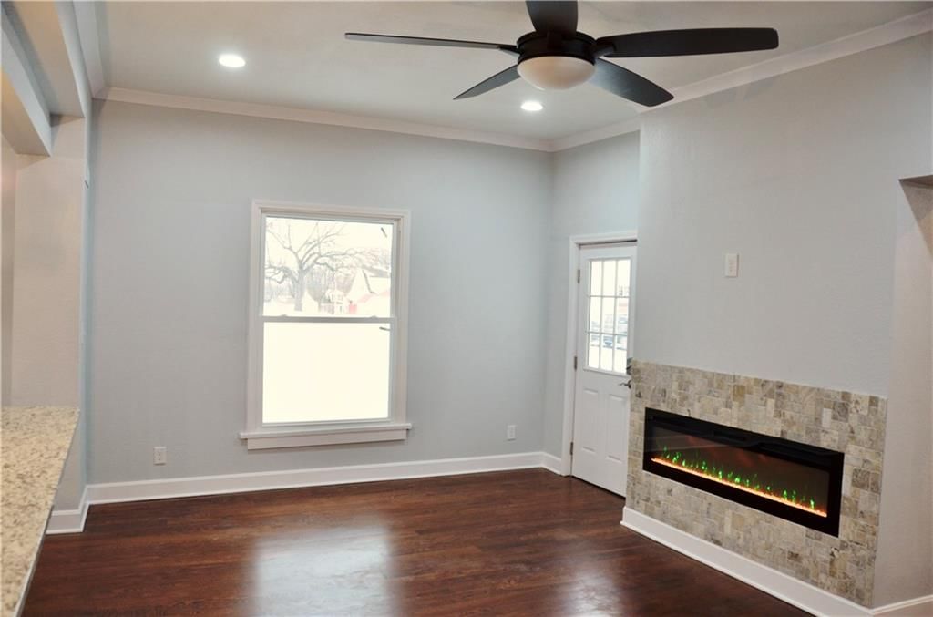 111 E 6th Street — photo 10