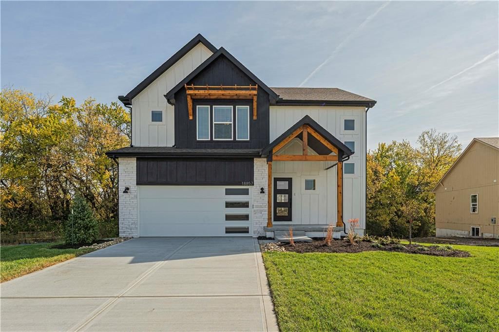 18825 Mahaffie Street, Spring Hill, KS