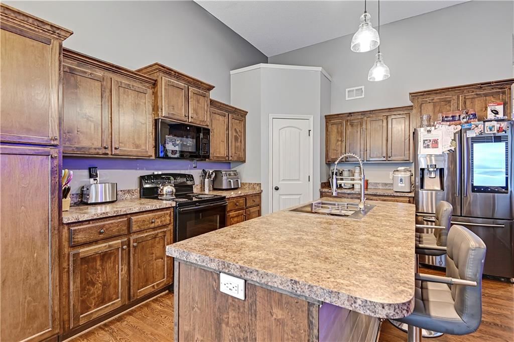 20634 W 126th Terrace — photo 9