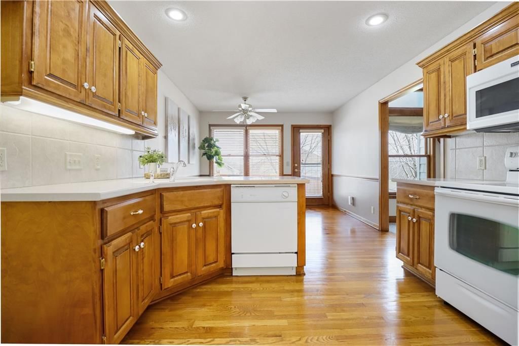 1919 S Remington Court — photo 6