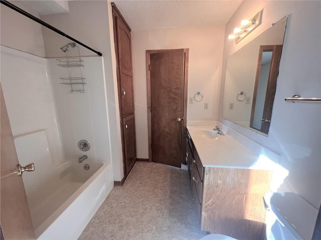 2440 S Claremont Avenue — photo 3