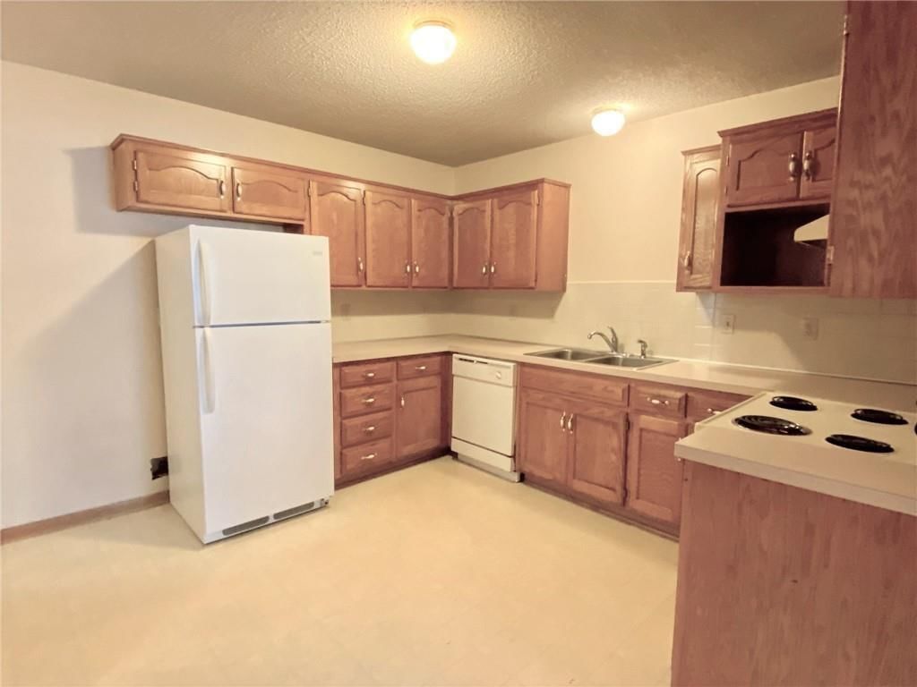 2440 S Claremont Avenue — photo 6