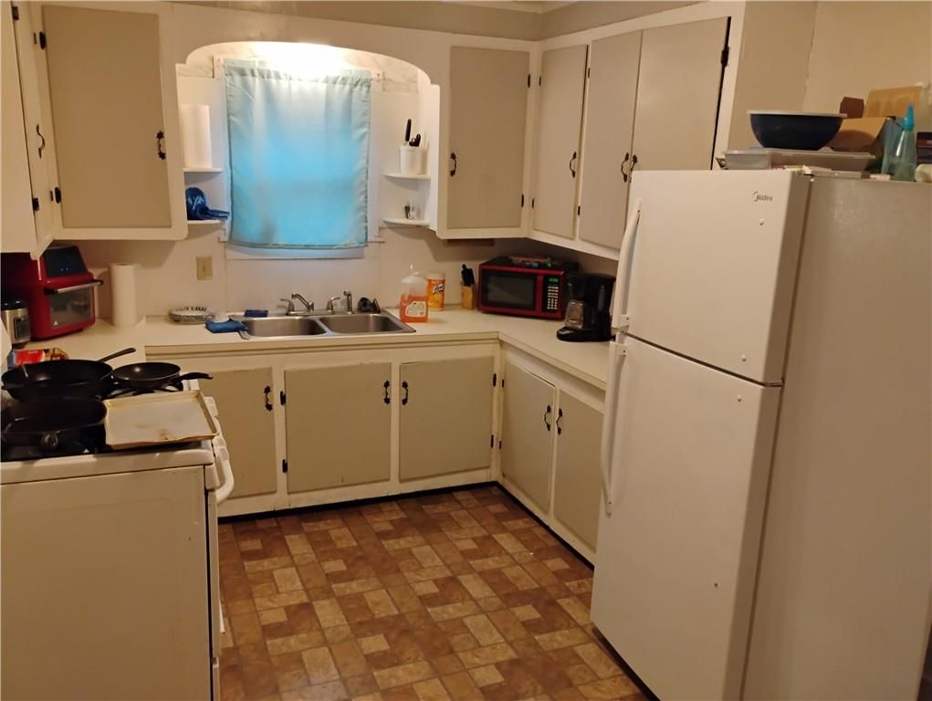 502 S SUMMIT Street — photo 7