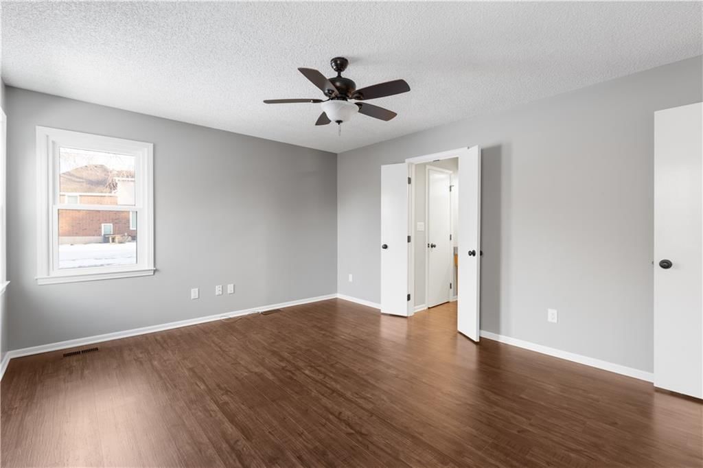 225 SE Ridgeview Drive — photo 21