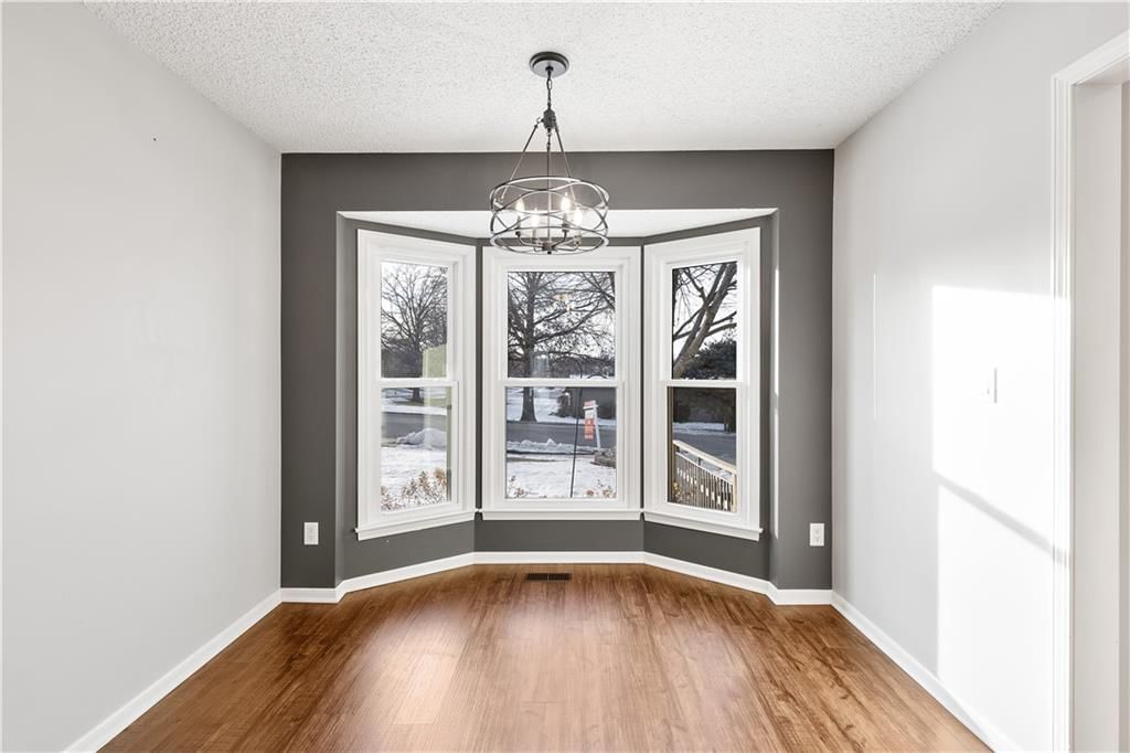 225 SE Ridgeview Drive — photo 6