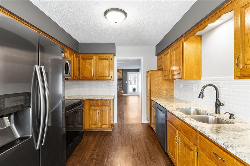 225 SE Ridgeview Drive — photo 7
