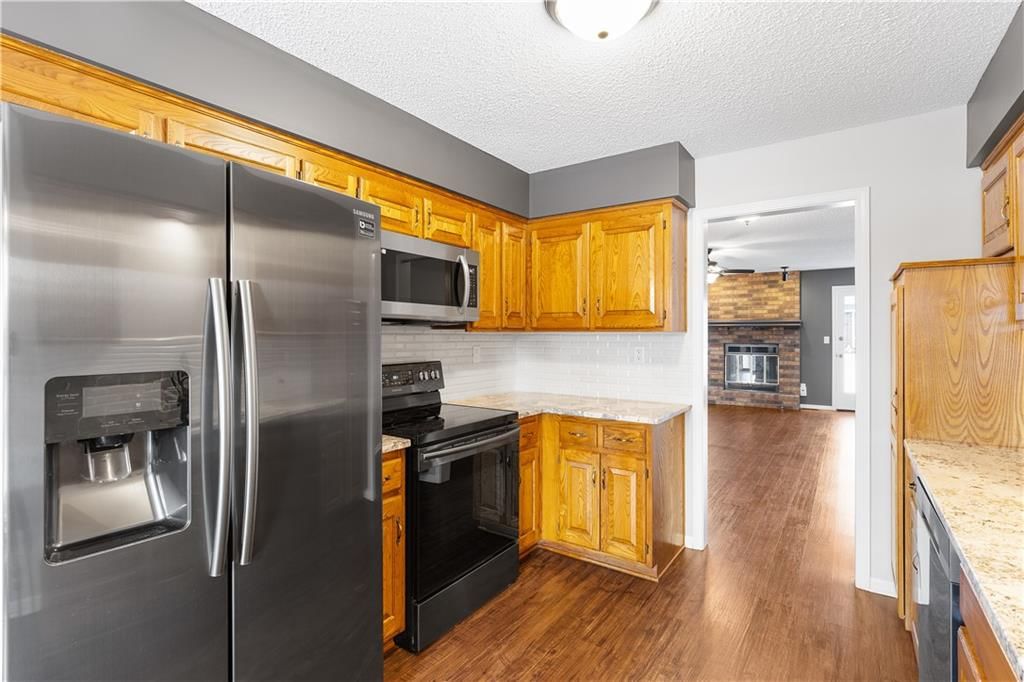 225 SE Ridgeview Drive — photo 9