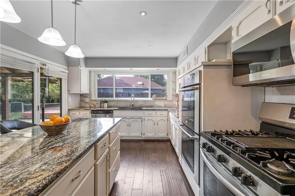 9526 Olmstead Road — photo 35