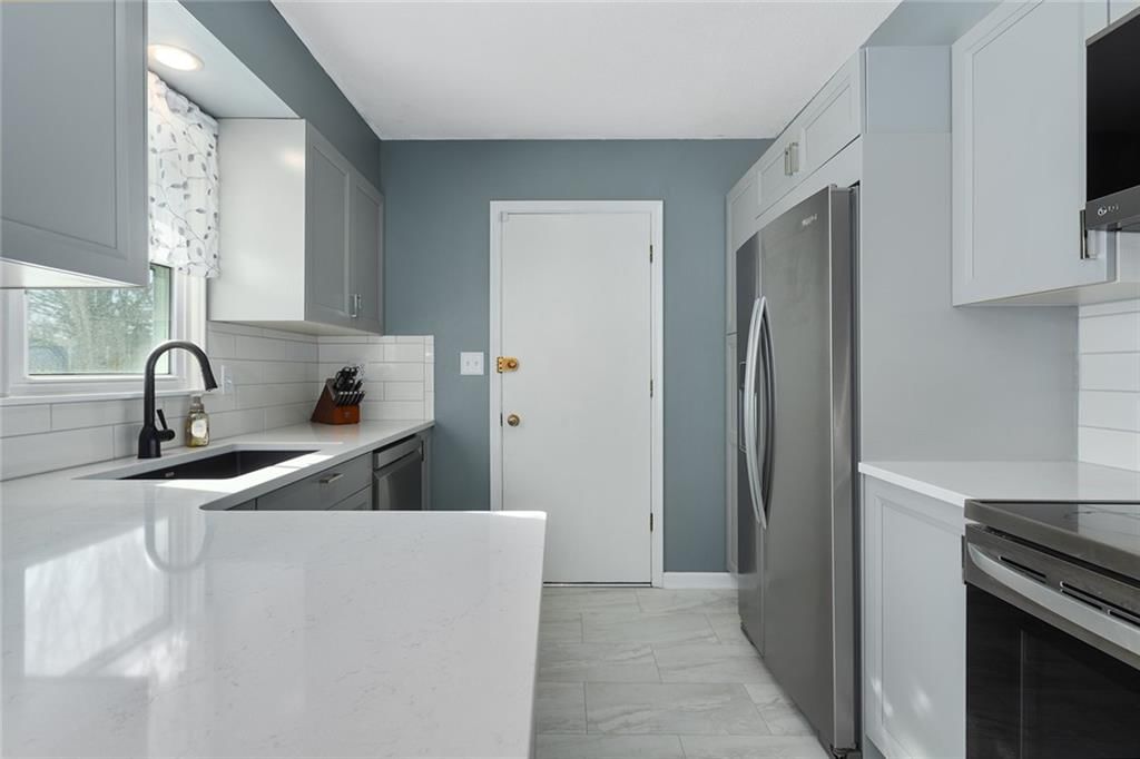 2805 NE 67TH Terrace — photo 8
