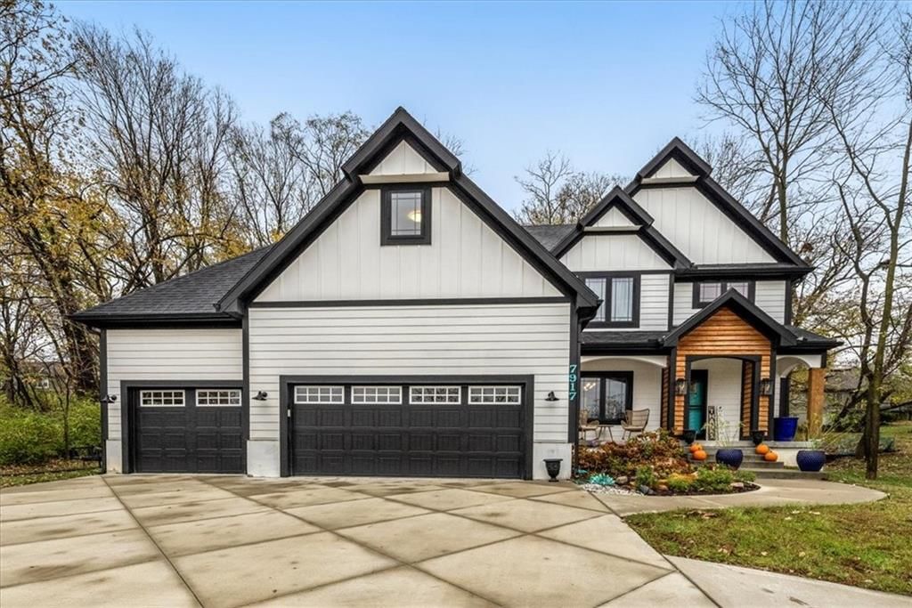 7917 NW Pleasant Ford Road, Weatherby Lake, MO