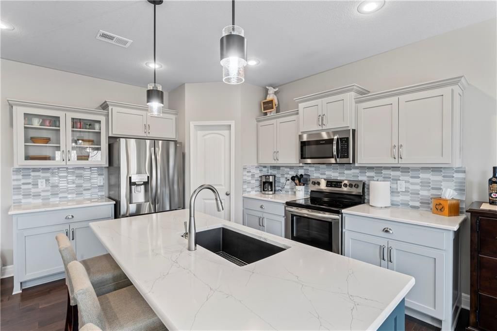 2404 NW Peekaboo Court — photo 14
