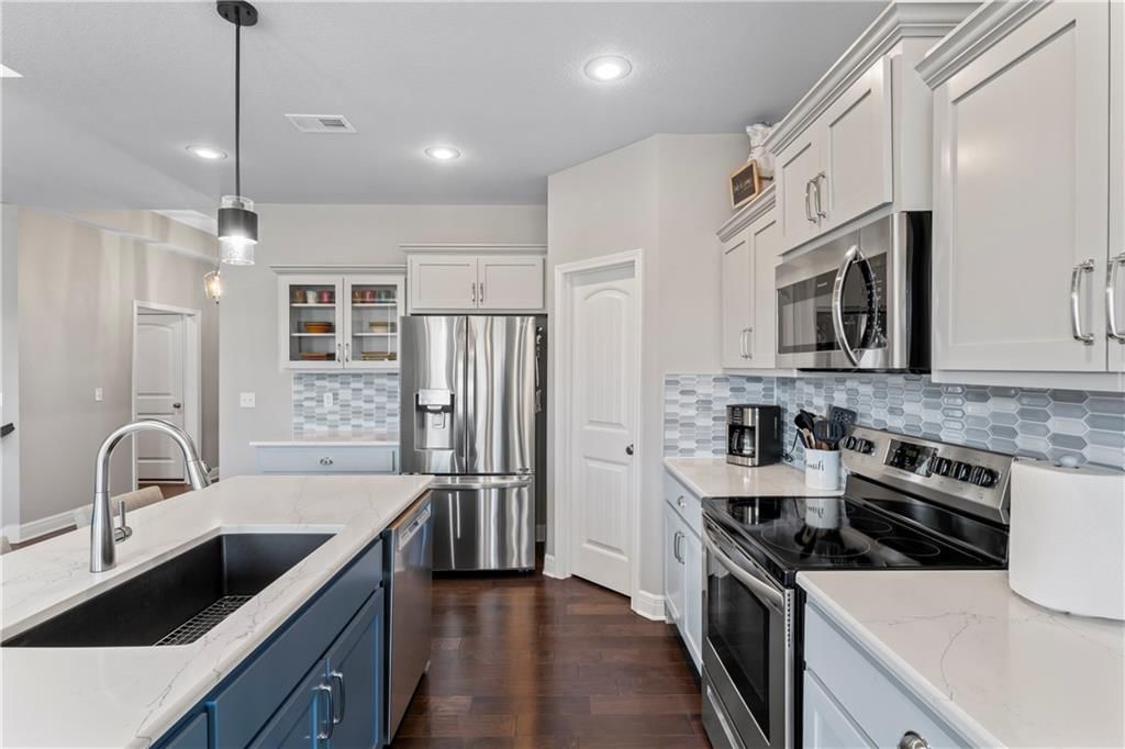 2404 NW Peekaboo Court — photo 17