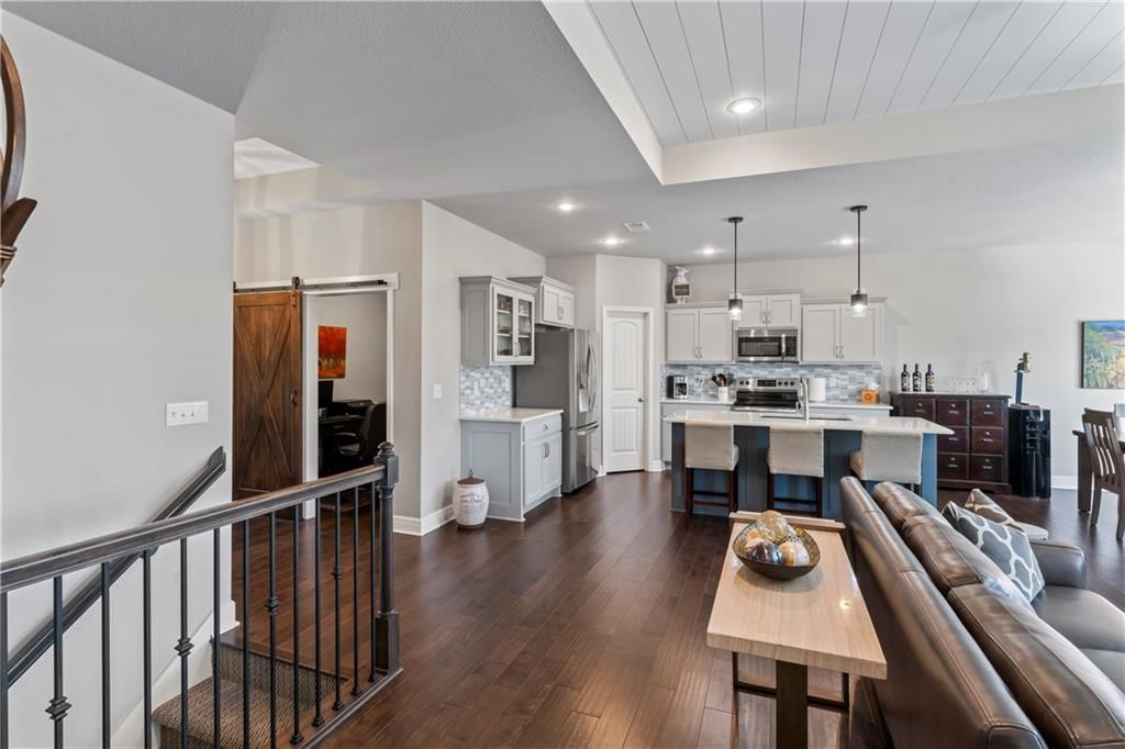 2404 NW Peekaboo Court — photo 20