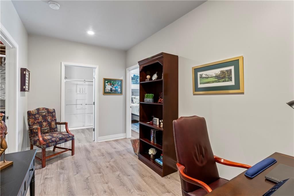 2404 NW Peekaboo Court — photo 30