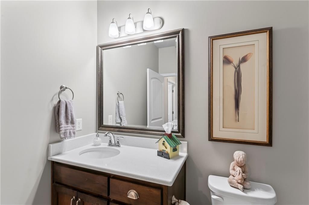 2404 NW Peekaboo Court — photo 8