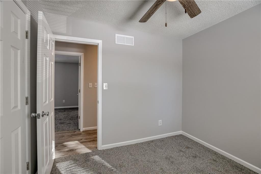 501 NE Summit Drive — photo 15