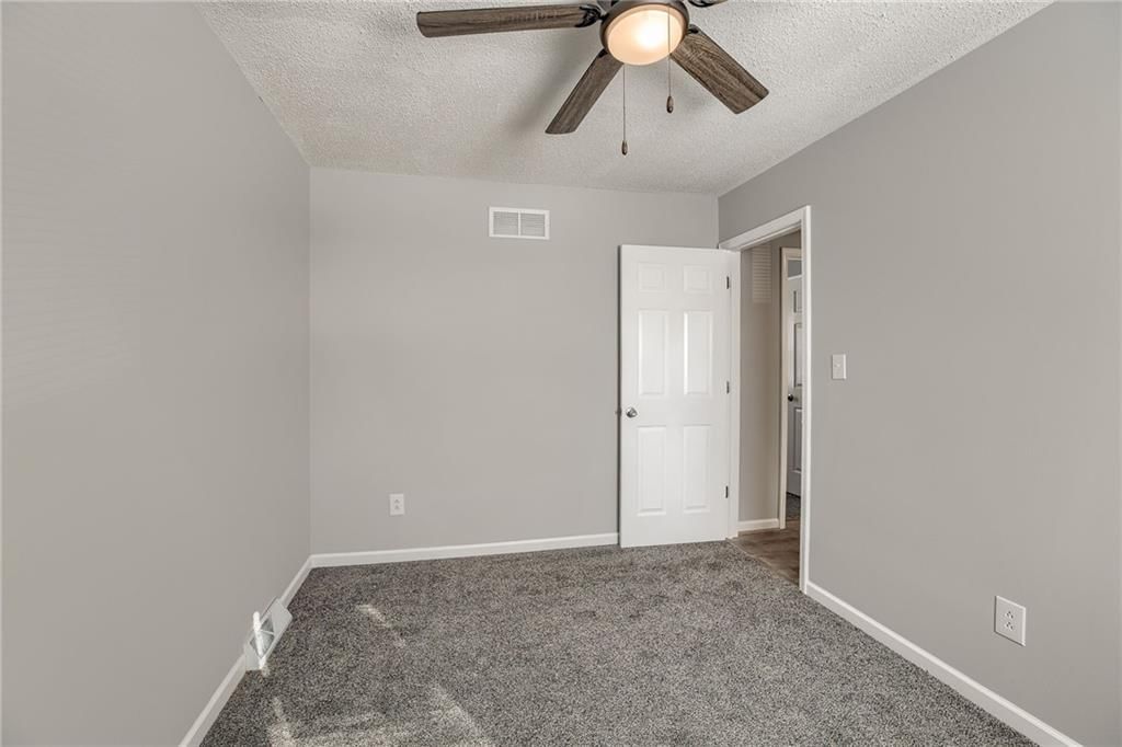 501 NE Summit Drive — photo 17