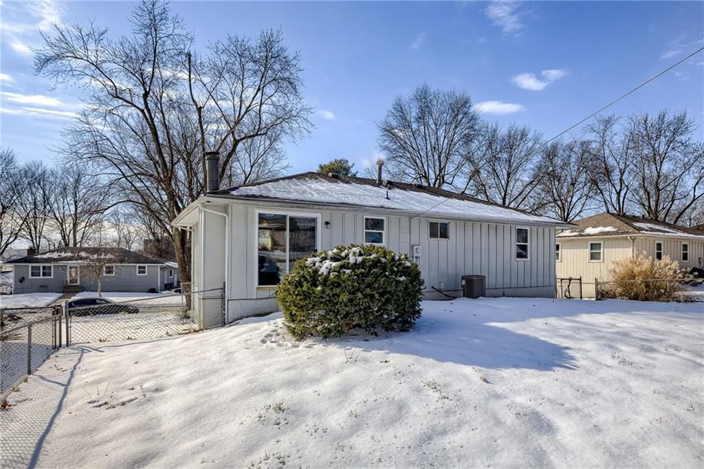 501 NE Summit Drive — photo 24