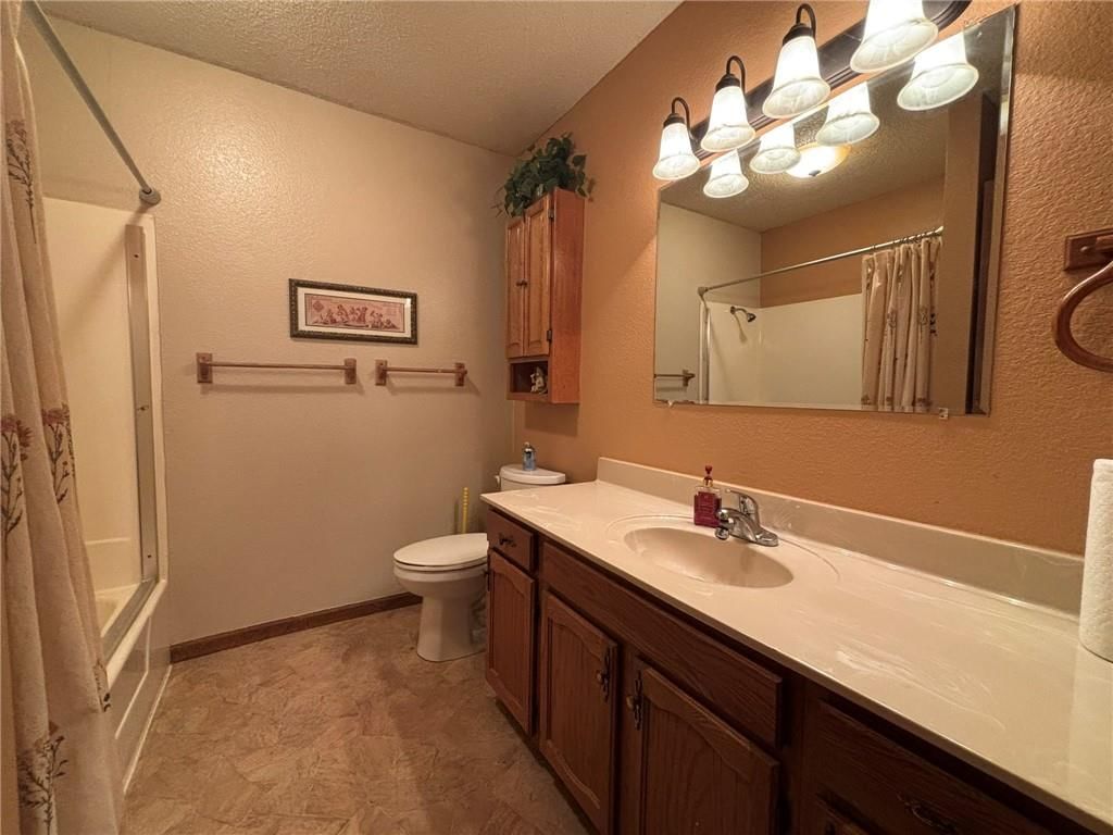 4241 Douglas Street — photo 19