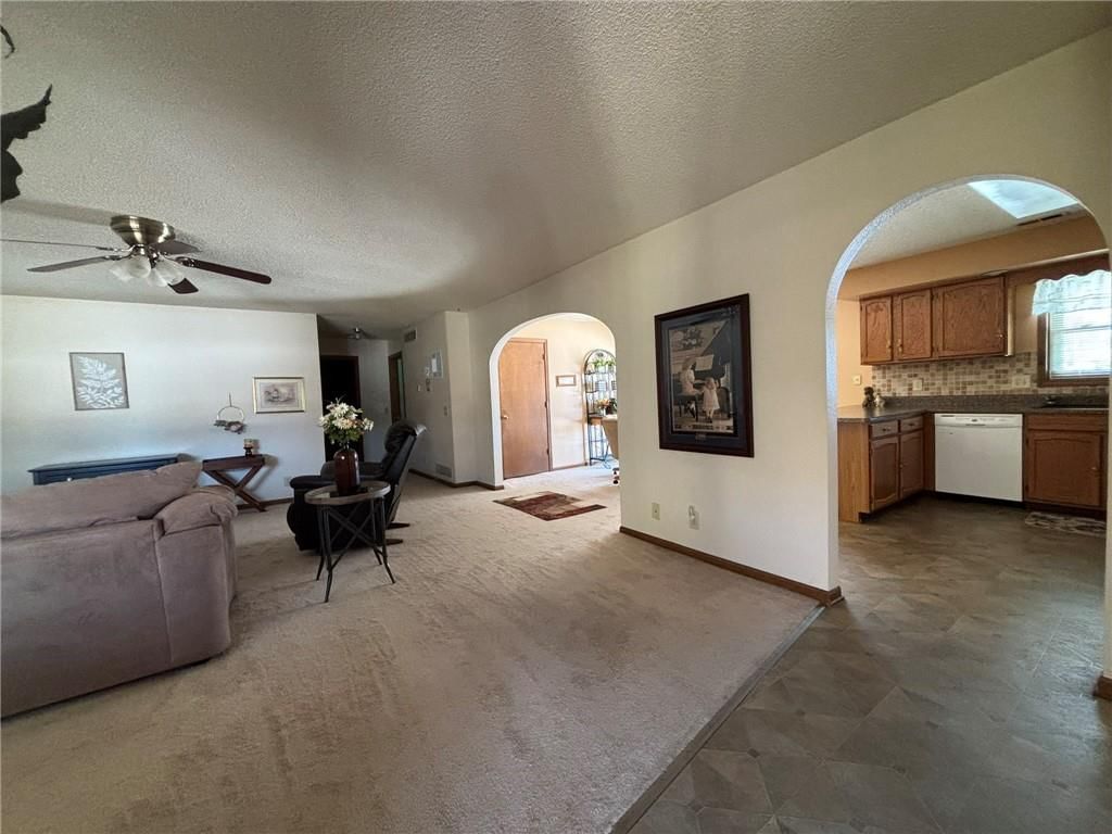 4241 Douglas Street — photo 8