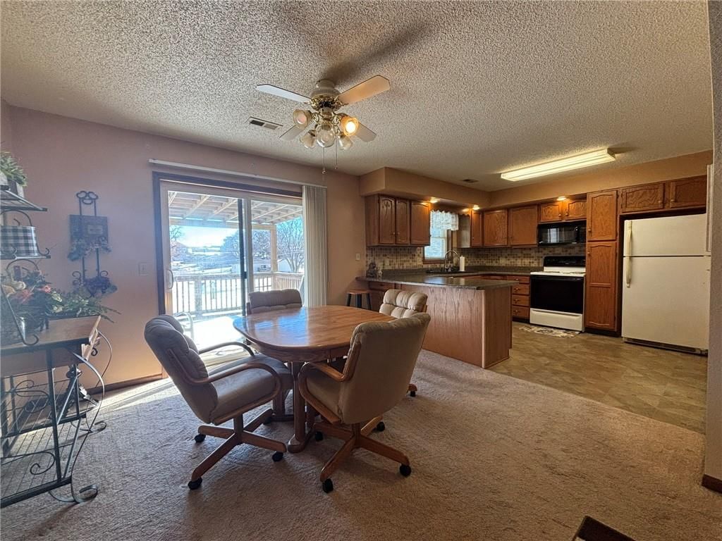 4241 Douglas Street — photo 9