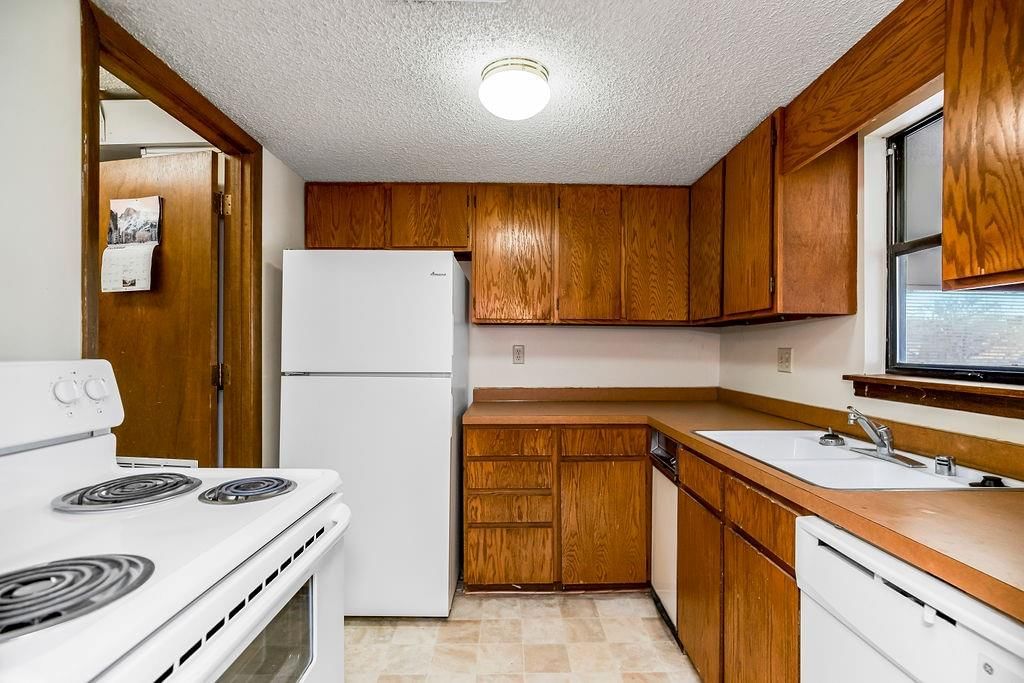1435 Westbrooke Street — photo 8