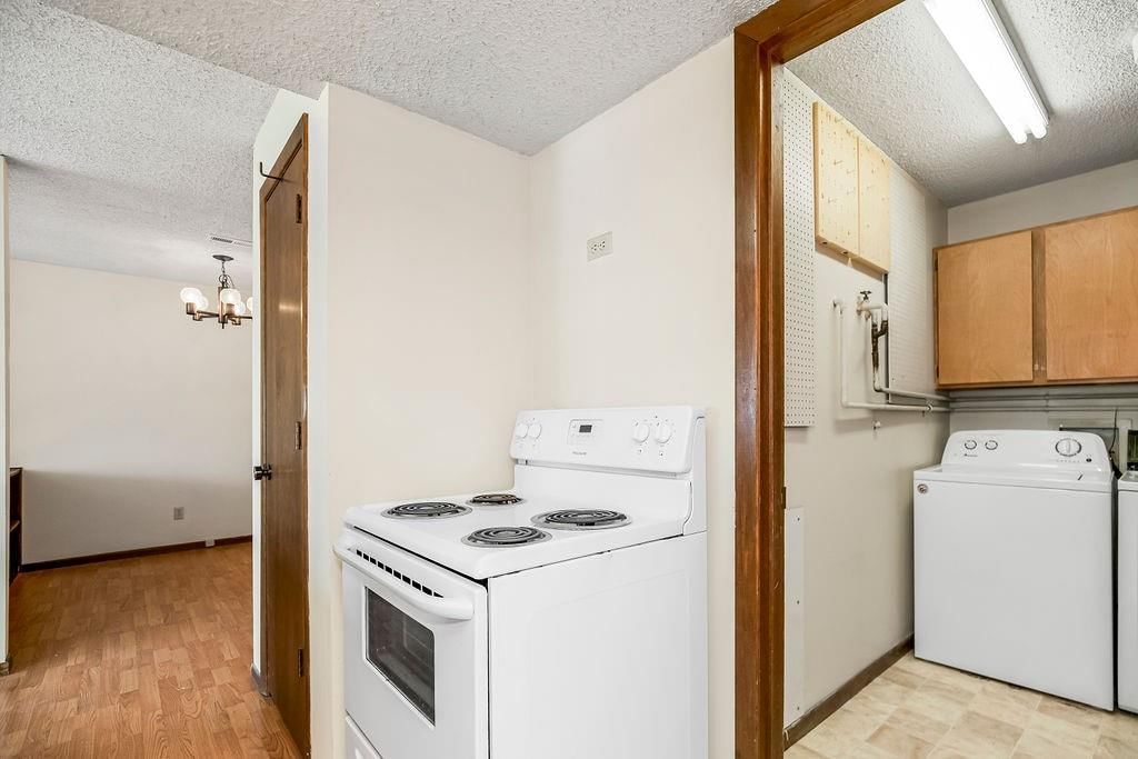 1435 Westbrooke Street — photo 9