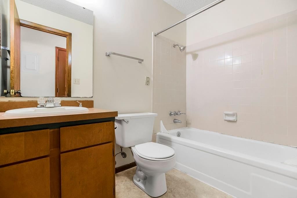 1435 Westbrooke Street — photo 10