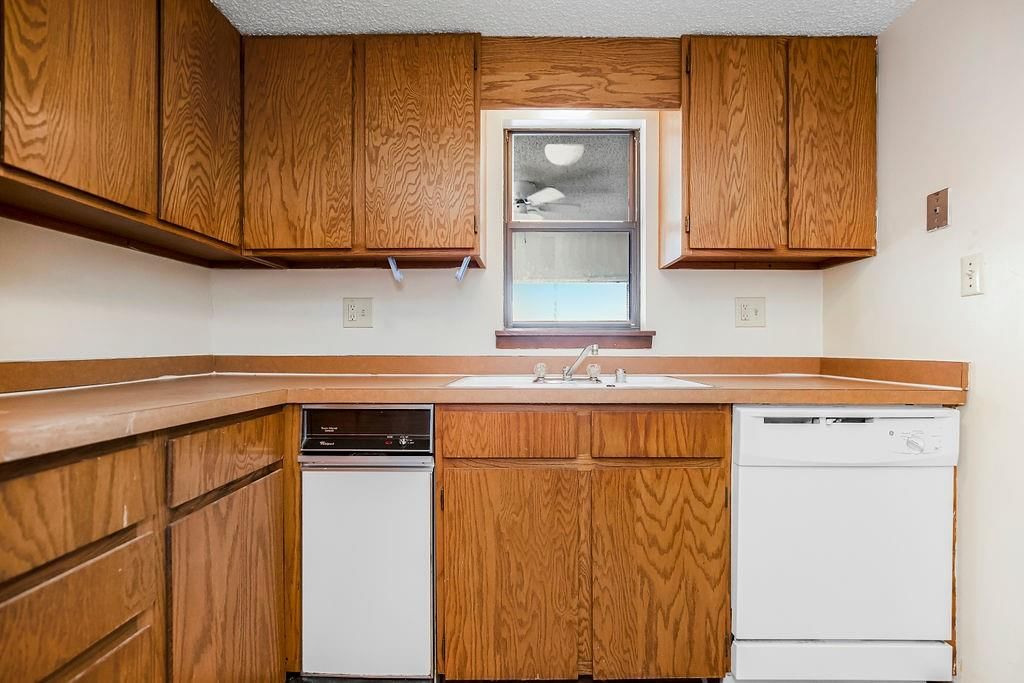 1409 Westbrooke Street — photo 5